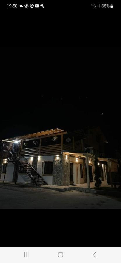Casa De Vacanta Clara Maria 科马尔尼克 外观 照片