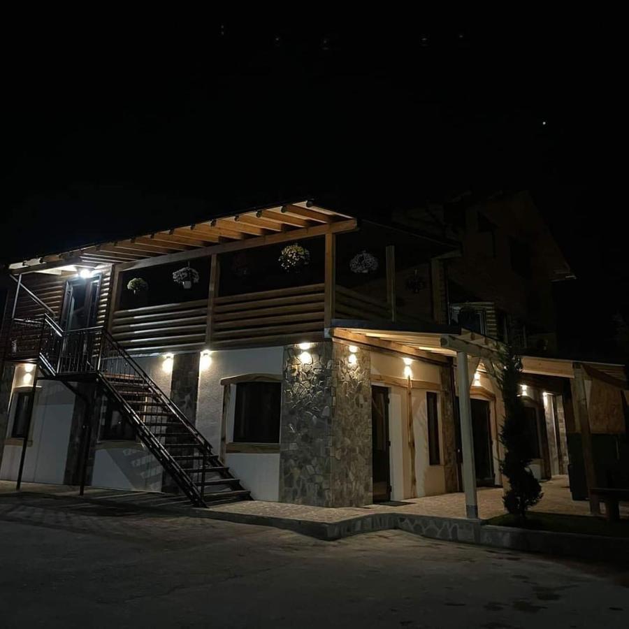 Casa De Vacanta Clara Maria 科马尔尼克 外观 照片
