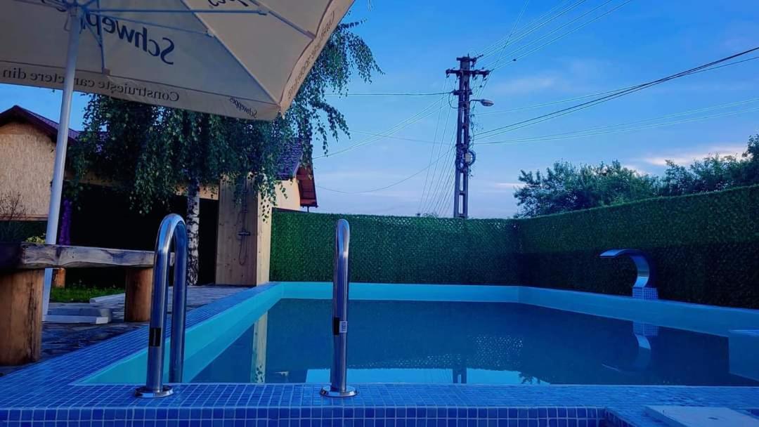 Casa De Vacanta Clara Maria 科马尔尼克 外观 照片